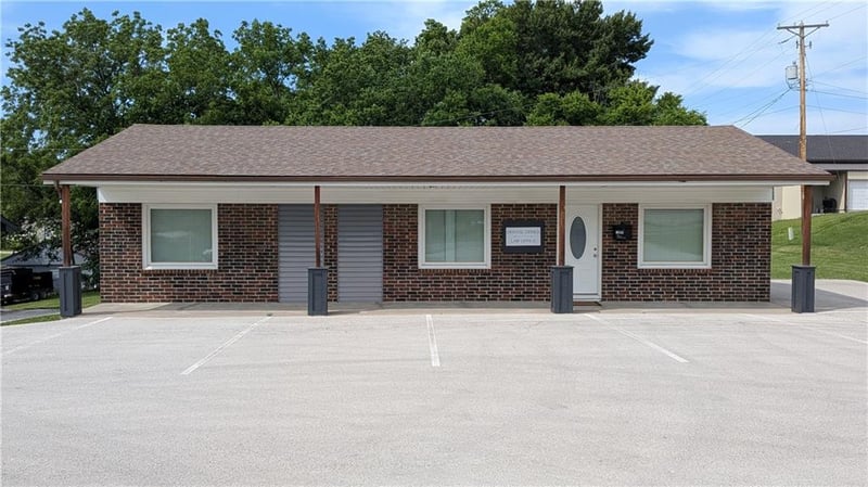 1005 Cedar St, Pleasant Hill, MO 64080