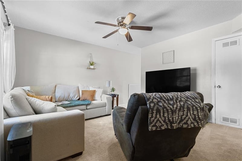 143 SE 411 Rd, Warrensburg, MO 64093