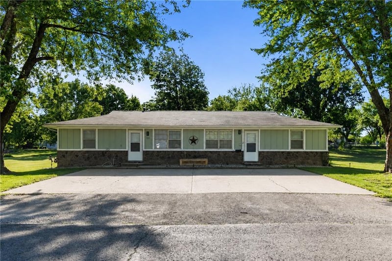 143 SE 411 Rd, Warrensburg, MO 64093