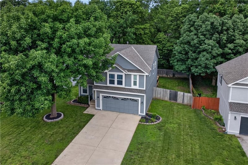7418 W 152nd St, Overland Park, KS 66223