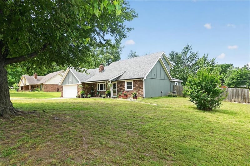 2531 8th St, Independence, KS 67301