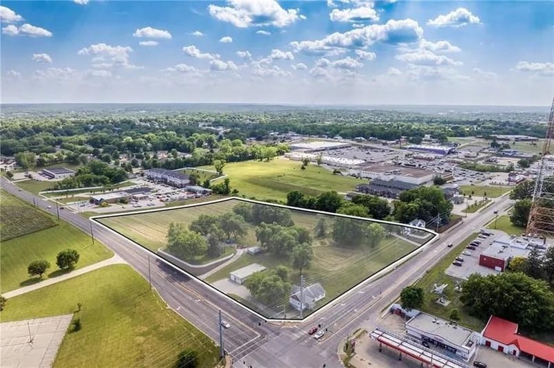 3910 3926 Faraon St, St Joseph, MO 64506