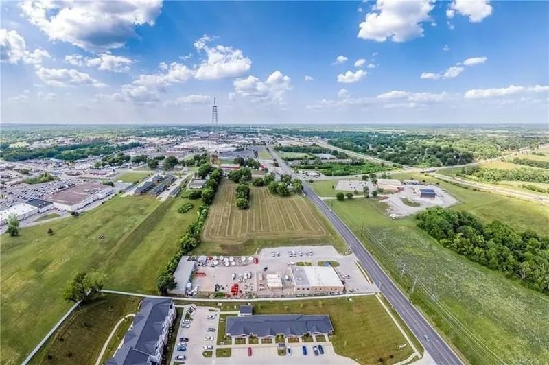3910 3926 Faraon St, St Joseph, MO 64506