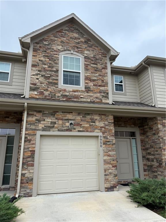 9950 87th Ter, Overland Park, KS 66212