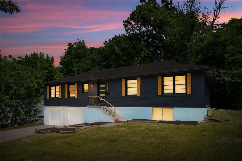 6711 Broadway St, Kansas City, MO 64118