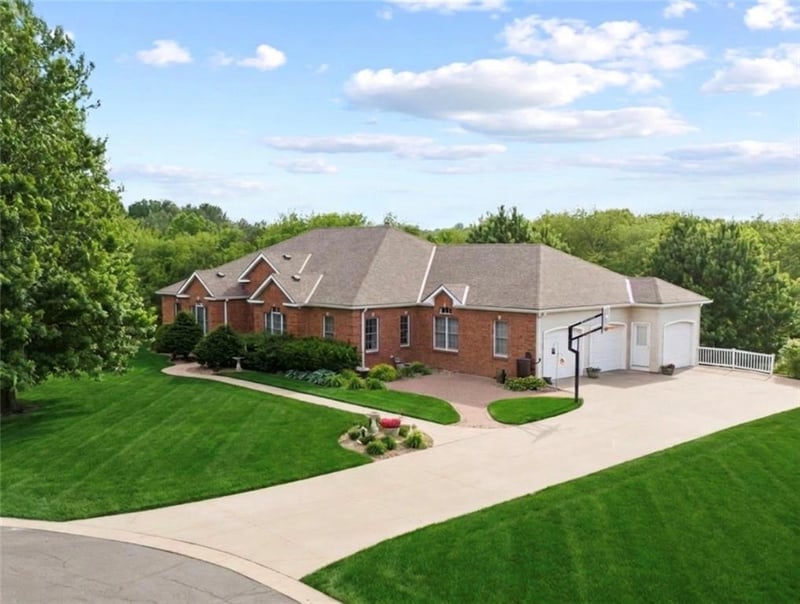 19704 Red Oak Blvd, St Joseph, MO 64505