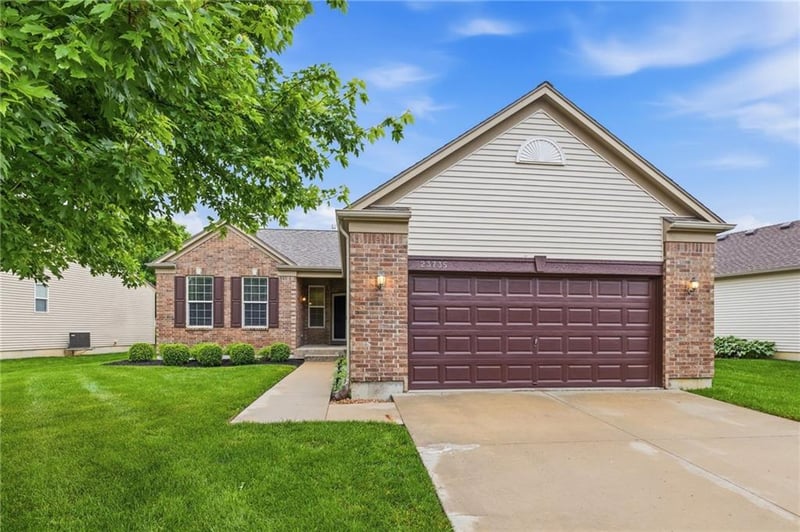 23735 W 87th Ter, Lenexa, KS 66227