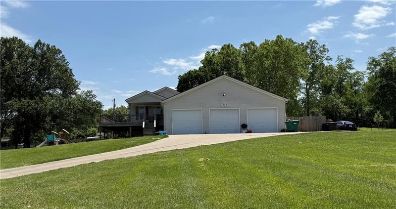 5125 Swartz Rd, Kansas City, KS 66106