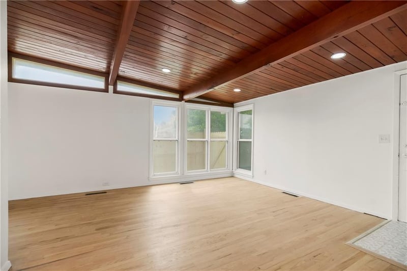 11120 35th Ter, Independence, MO 64052