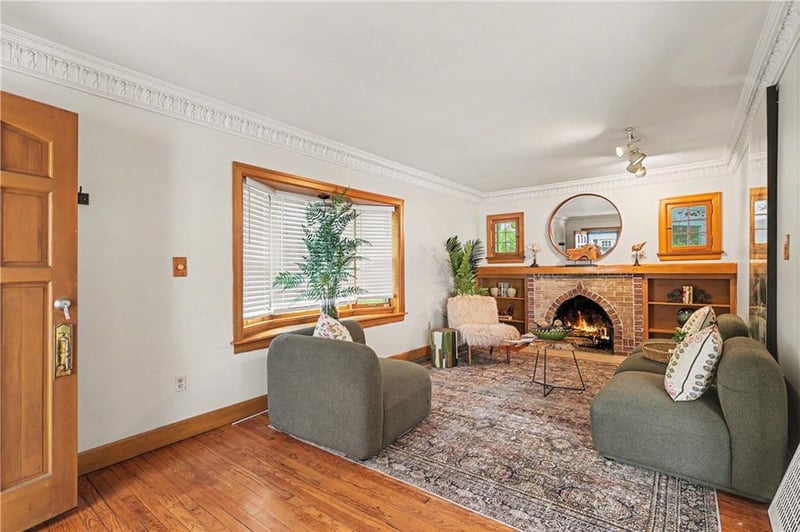 728 63rd Ter, Kansas City, MO 64110