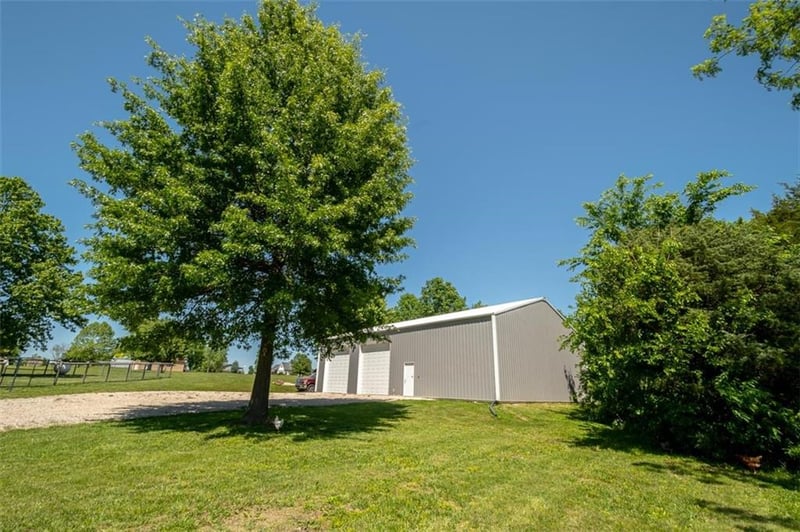 2505 Thomas Ter, Ottawa, KS 66067