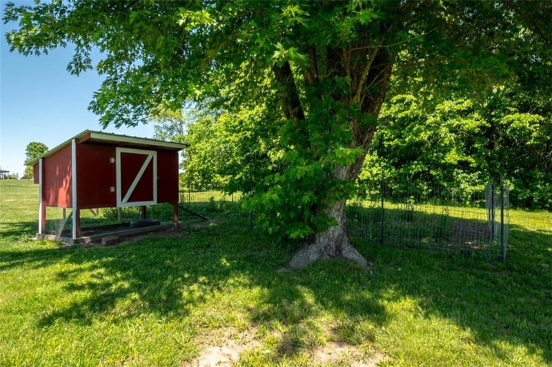 2505 Thomas Ter, Ottawa, KS 66067