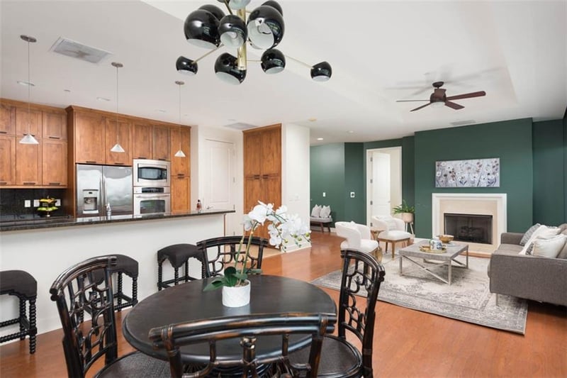 700 W 31st St #407, Kansas City, MO 64108