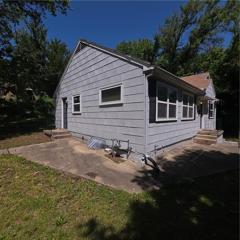 6636 Flora Ave, Kansas City, MO 64131