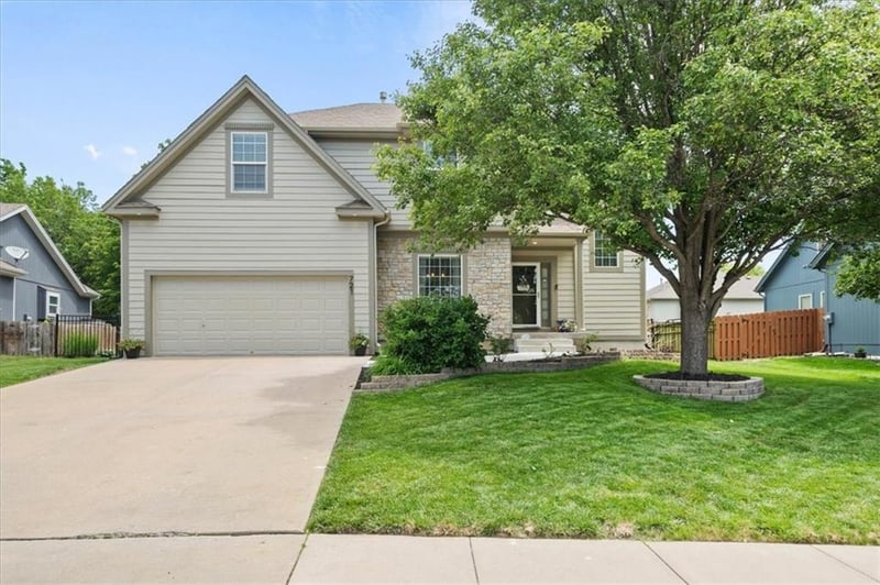 721 Sycamore St, Gardner, KS 66030
