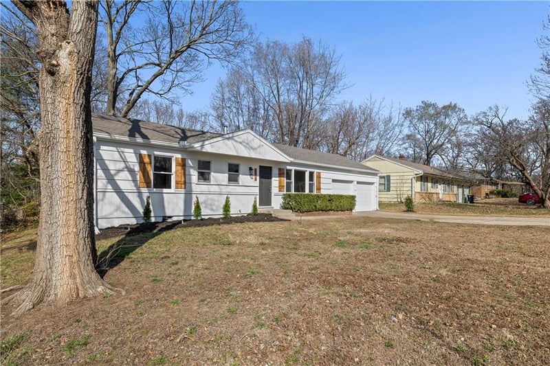 6810 Fairlane Dr, Kansas City, MO 64134