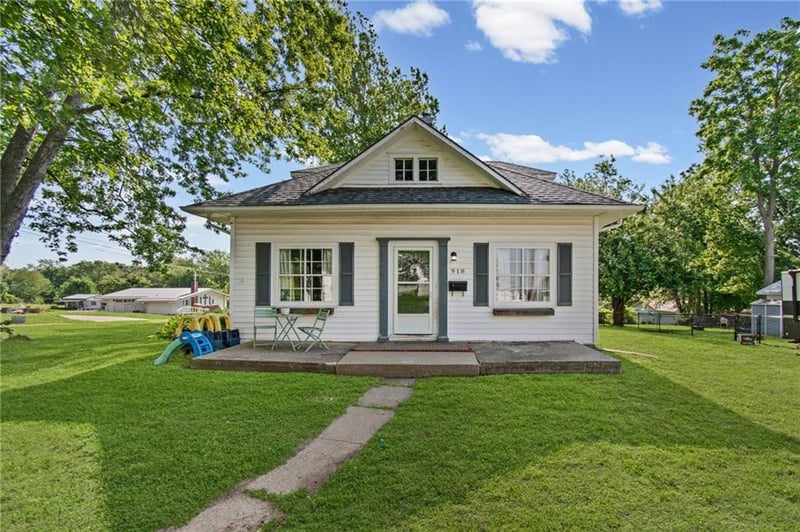 918 Park St, Carrollton, MO 64633