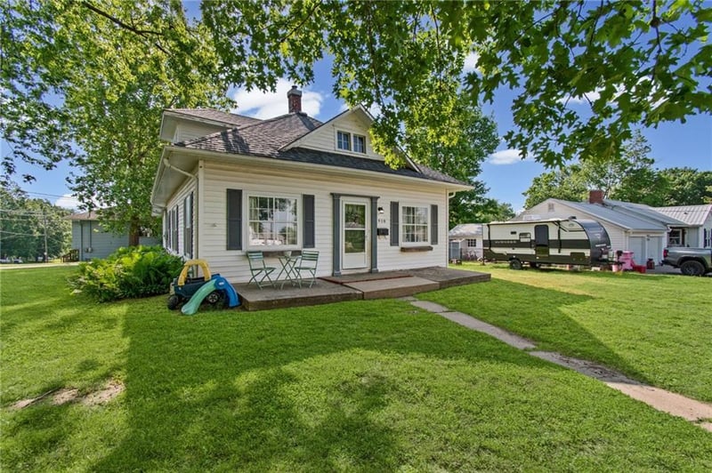 918 Park St, Carrollton, MO 64633