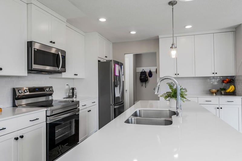 3813 Maryville Pl, Lee's Summit, MO 64082