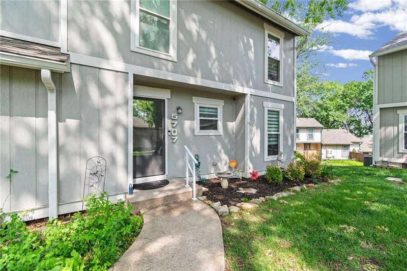 5707 N Oregon Ave, Kansas City, MO 64151