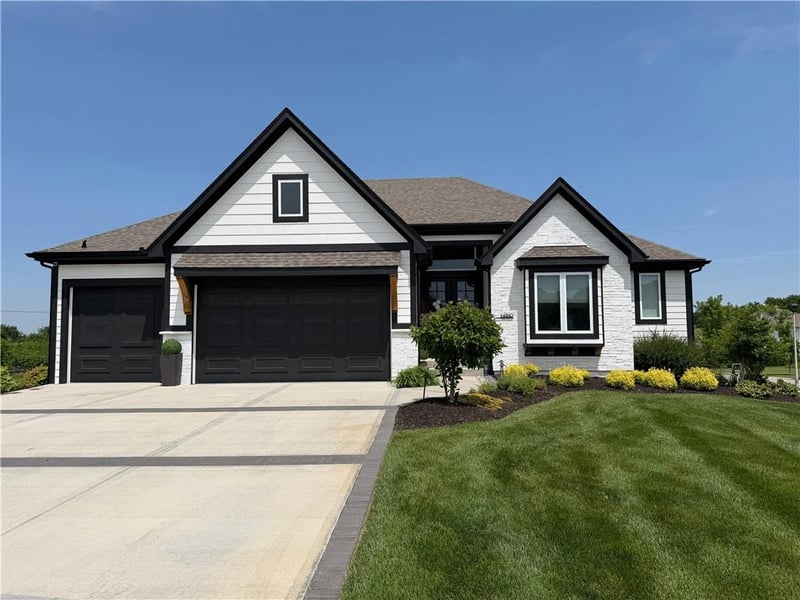 14510 Parkhill St, Olathe, KS 66062