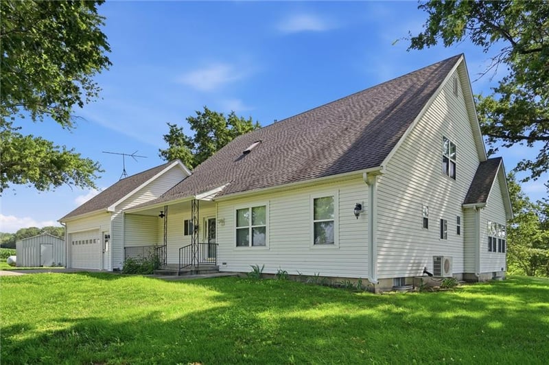 20958 Stranger Rd, Leavenworth, KS 66048