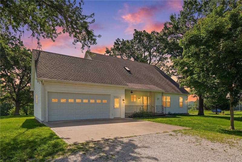 20958 Stranger Rd, Leavenworth, KS 66048