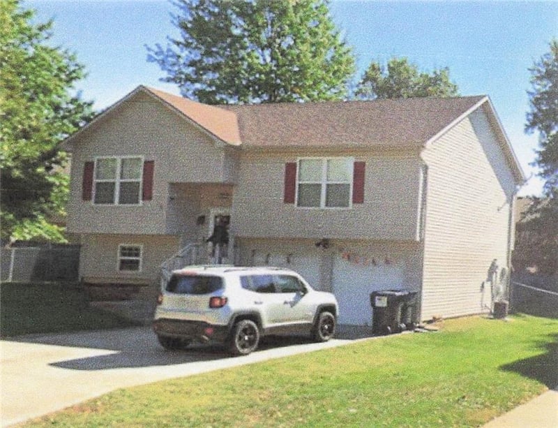 18317 24 Hwy Cir, Independence, MO 64056
