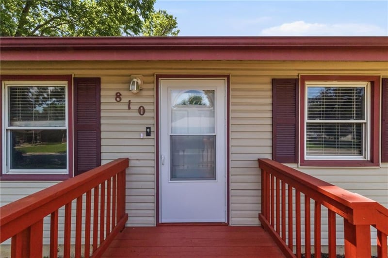 810 82nd Ter, Kansas City, KS 66112