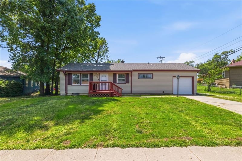 810 82nd Ter, Kansas City, KS 66112