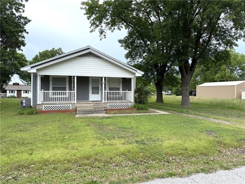 210 Perry St, Arma, KS 66712