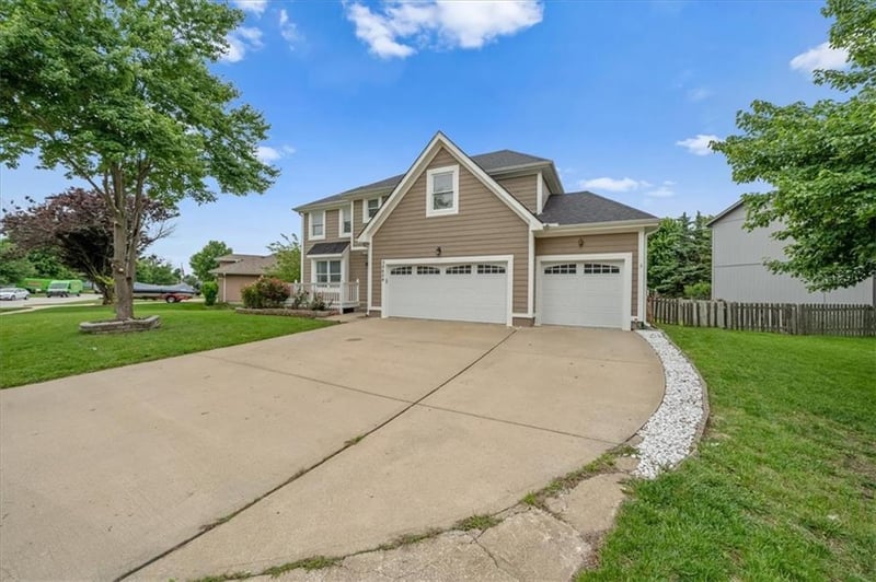 29604 185th St, Gardner, KS 66030
