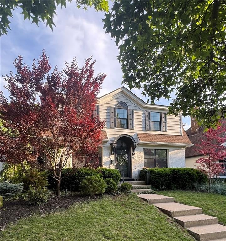 27 Winthrope Rd, Kansas City, MO 64113