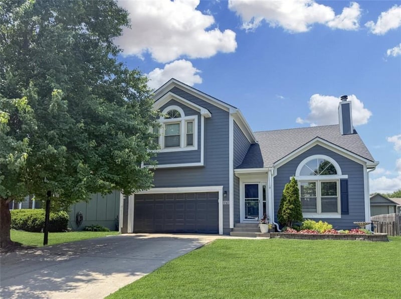 15730 Kenwood St, Olathe, KS 66062