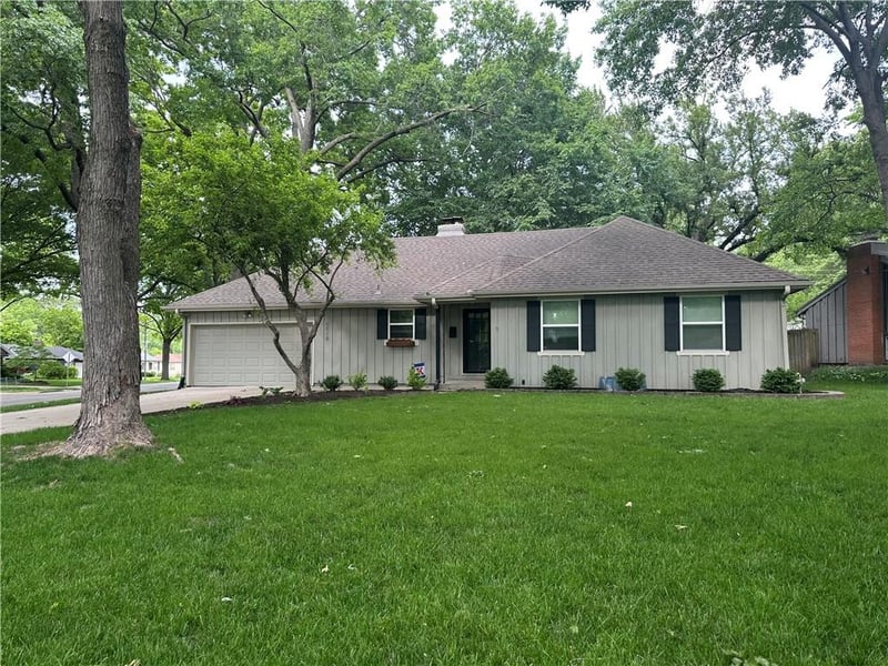 6018 78th Ter, Prairie Village, KS 66208