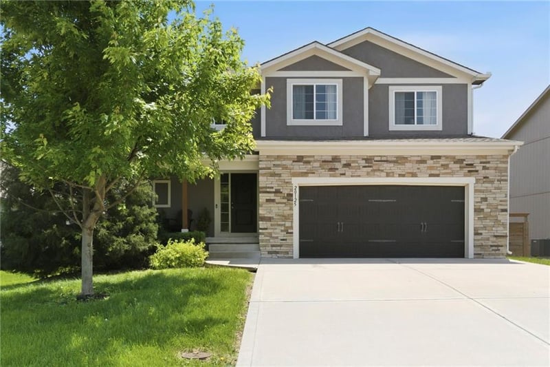 20125 24th Terrace Ct, Independence, MO 64057