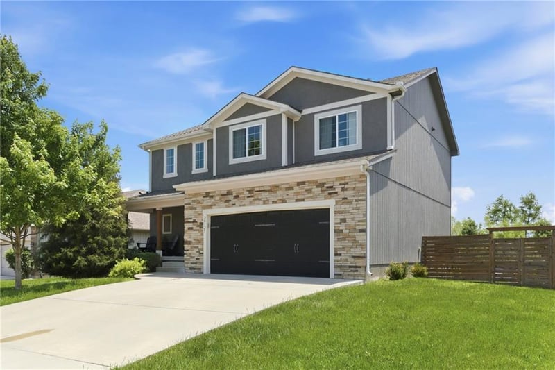 20125 24th Terrace Ct, Independence, MO 64057