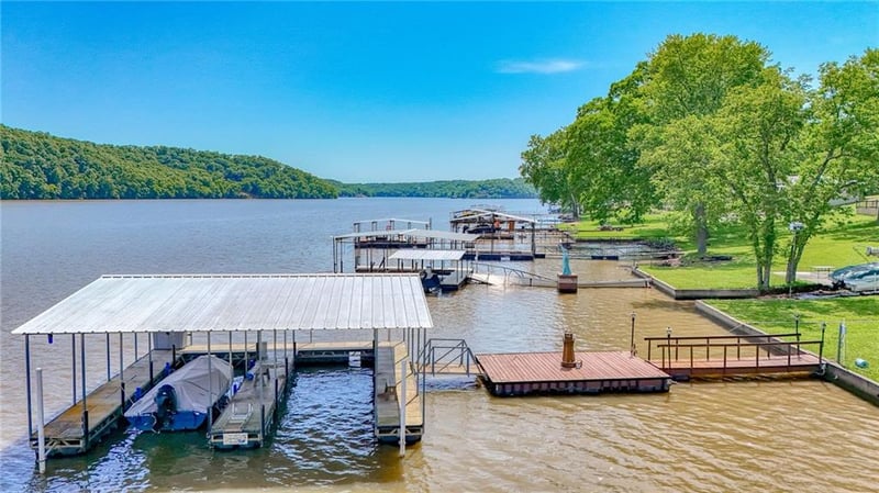 33096 Canopy Ln, Lincoln, MO 65338