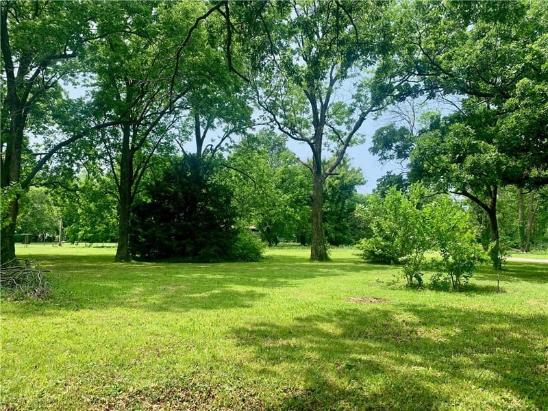 610 7th St, Pleasanton, KS 66075