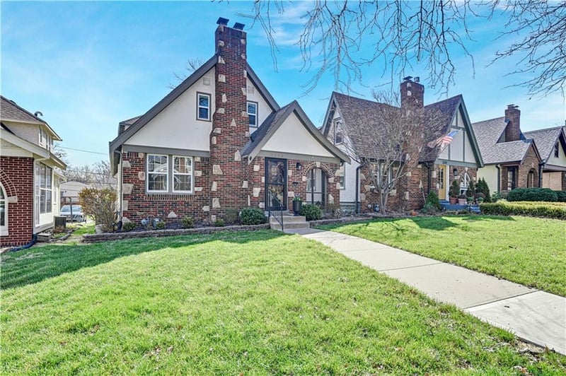 7305 Walnut St, Kansas City, MO 64114