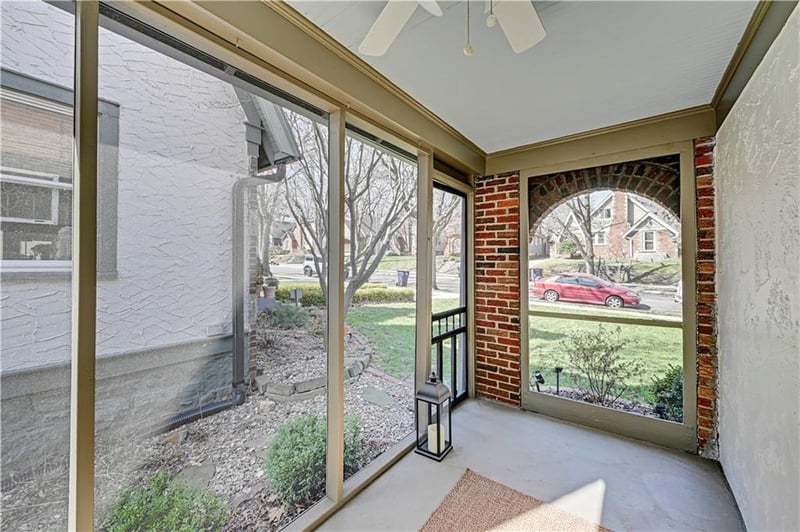 7305 Walnut St, Kansas City, MO 64114