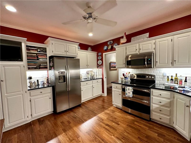 7221 Mission Rd #211, Prairie Village, KS 66208