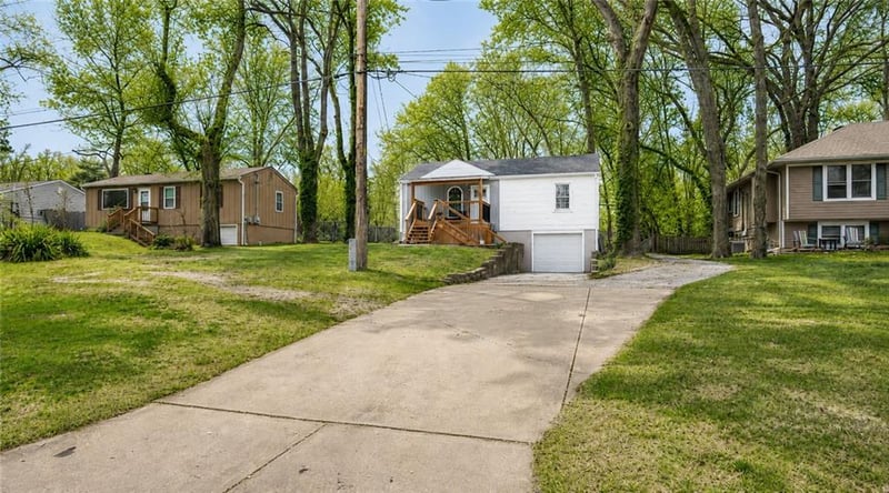 5314 48th St, Kansas City, MO 64119