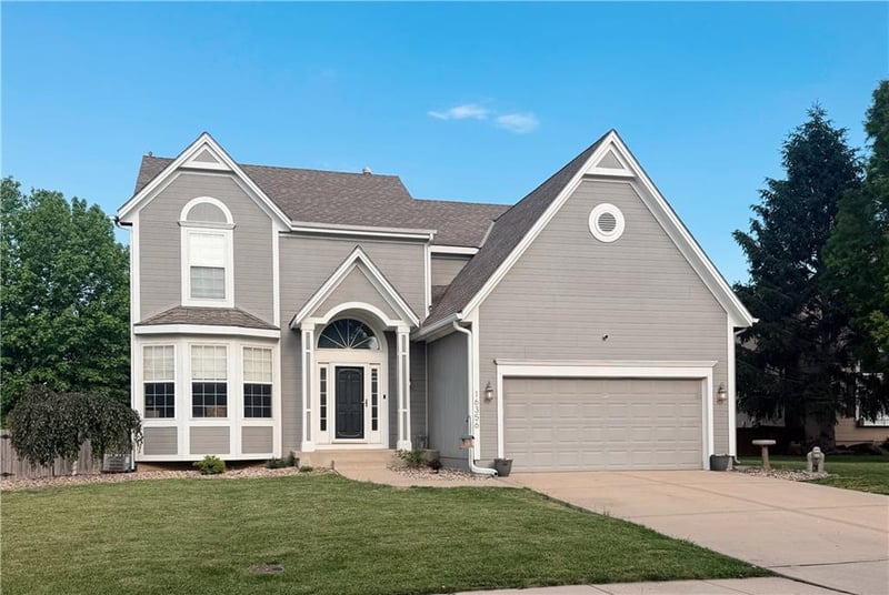 16356 Central St, Olathe, KS 66062