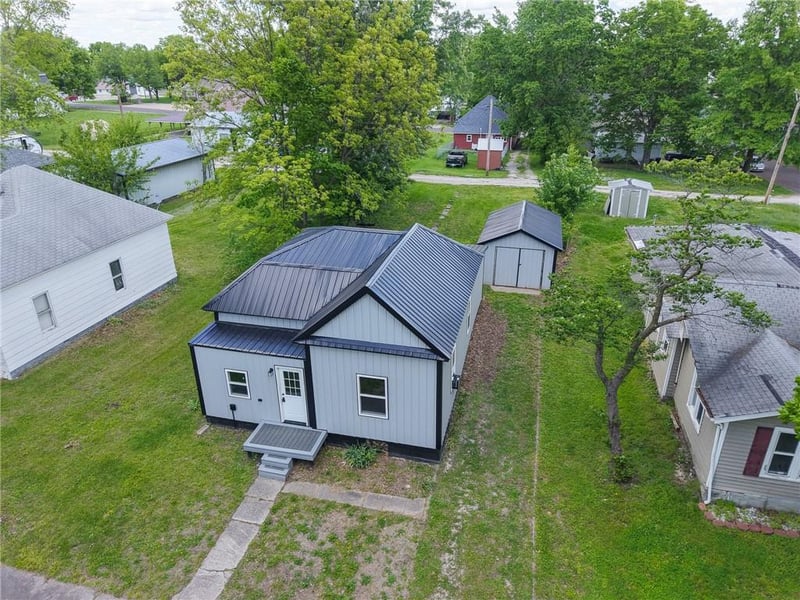325 Lake St, Marceline, MO 63658