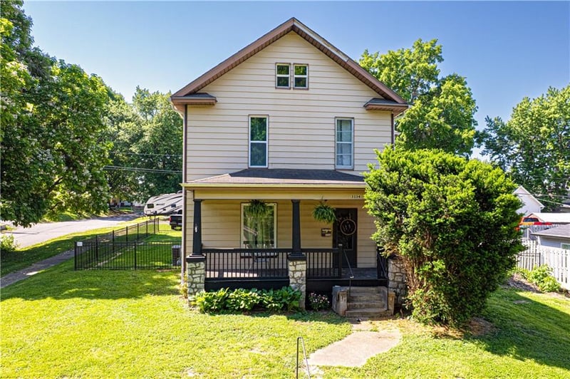 3334 Penn St, St Joseph, MO 64507