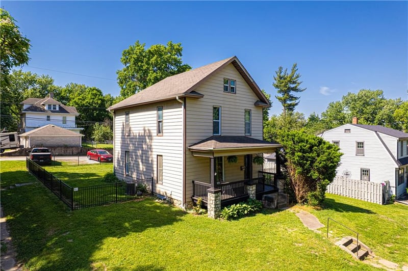 3334 Penn St, St Joseph, MO 64507