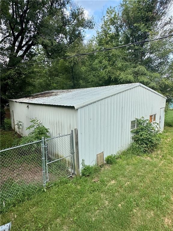 206 3rd St, Creighton, MO 64739