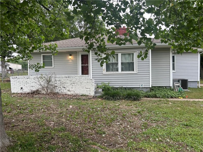 2404 Morgan St, Coffeyville, KS 67337