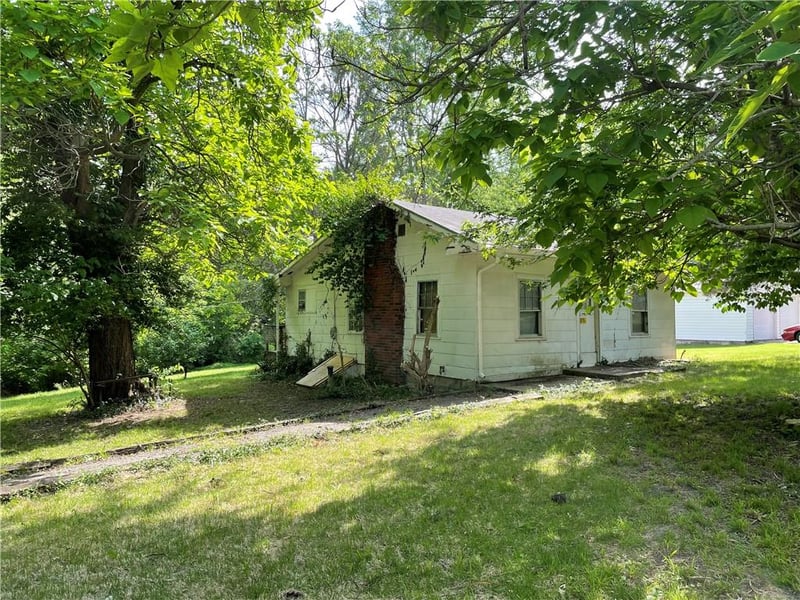 3627 41st St, Kansas City, MO 64117